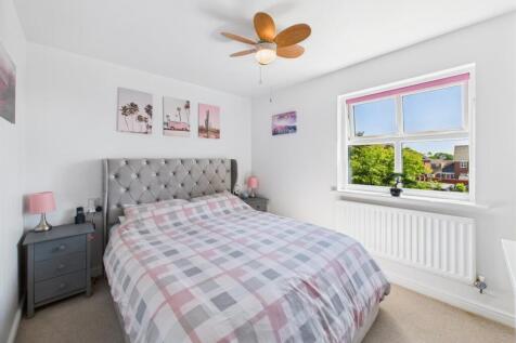 Bedroom: