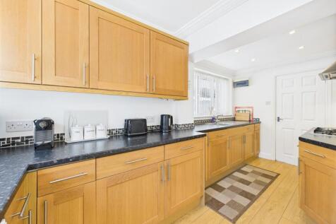 Kitchen: