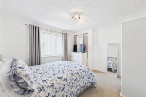 Bedroom: