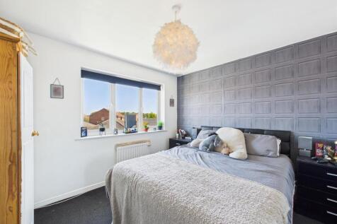 Bedroom: