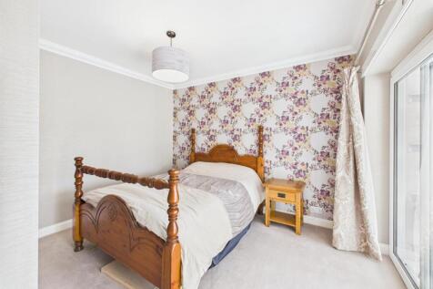 Bedroom: