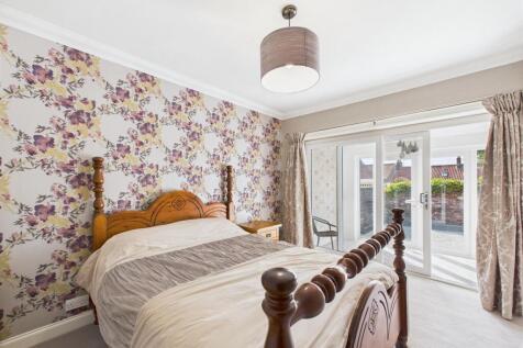 Bedroom: