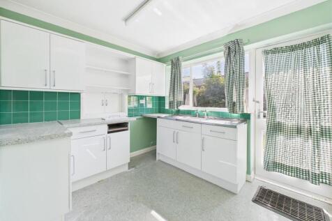 Kitchen: