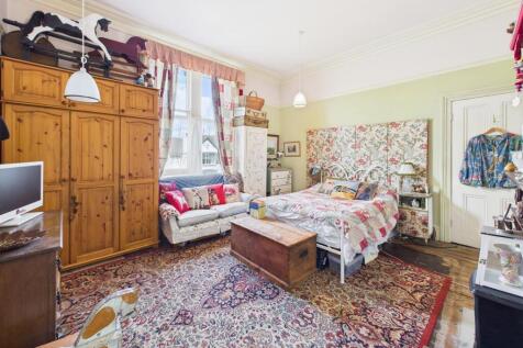 Bedroom: