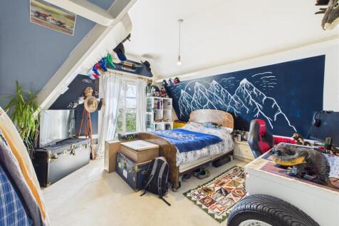 Bedroom: