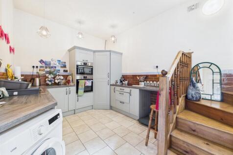 Kitchen: