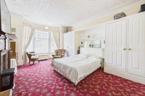 Bedroom: