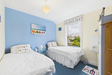 Bedroom: