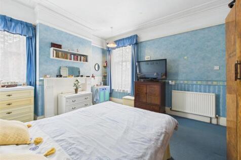 Bedroom: