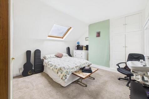 Bedroom: