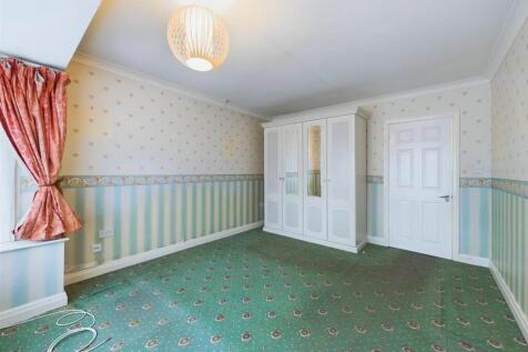 Bedroom: