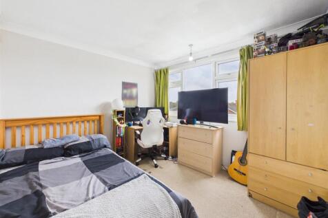 Bedroom: