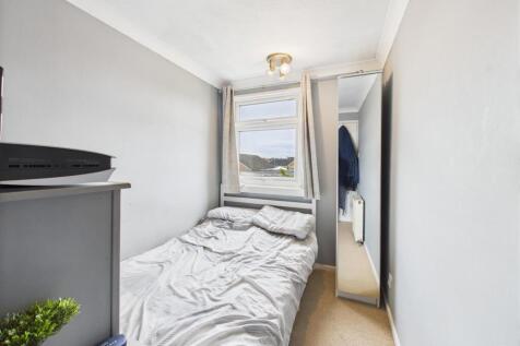 Bedroom: