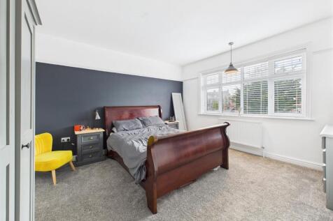 Bedroom: