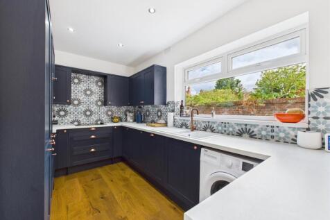 Open plan kitchen/diner: