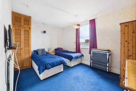 Bedroom: