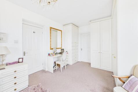 Bedroom:
