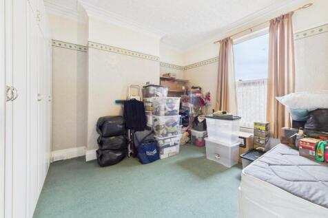 Bedroom: