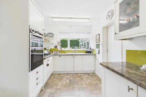 Kitchen: