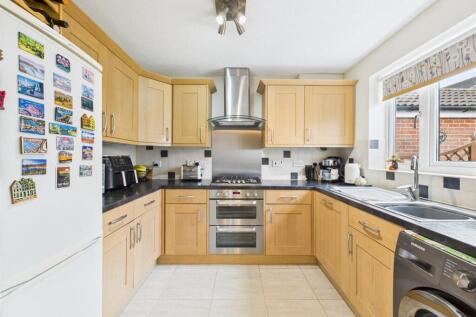 Kitchen: