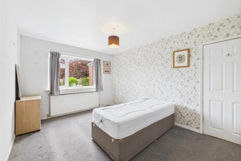 Bedroom: