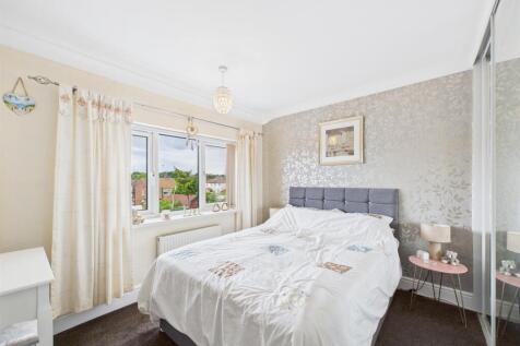 Bedroom: