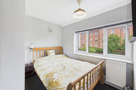 Bedroom: