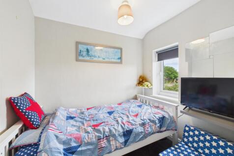 Bedroom:
