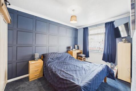 Bedroom: