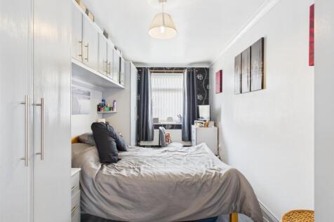 Bedroom: