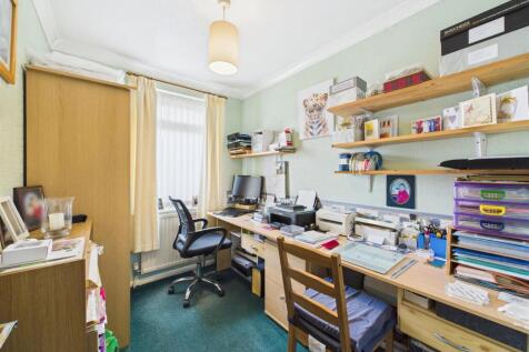 Bedroom: