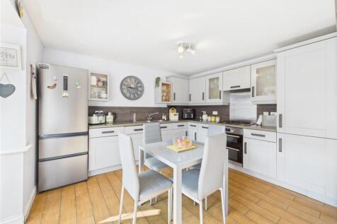 Kitchen: