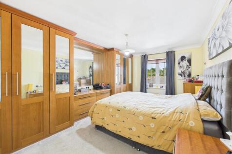 Bedroom: