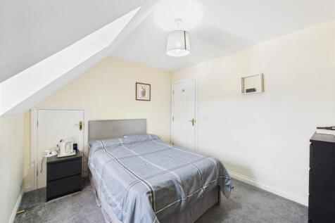 Bedroom: