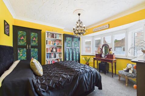 Bedroom: