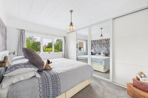 Bedroom:
