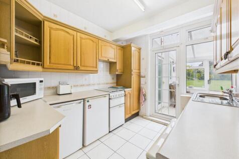 Kitchen: