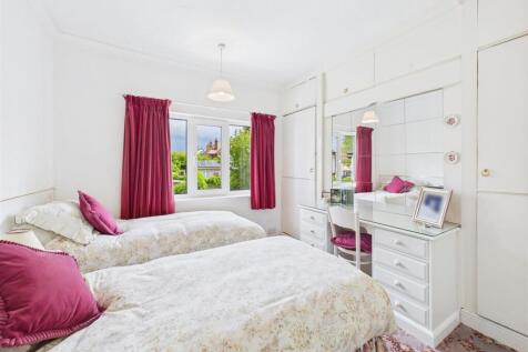 Bedroom: