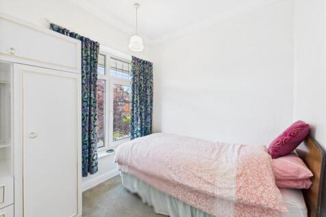 Bedroom: