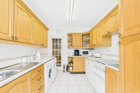 Kitchen: