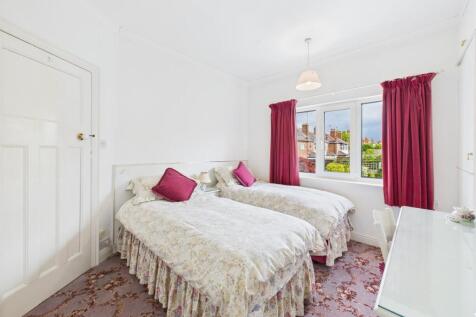 Bedroom: