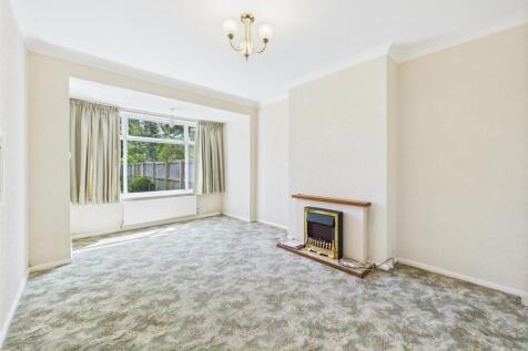 Sitting/dining room: