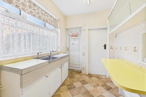 Kitchen: