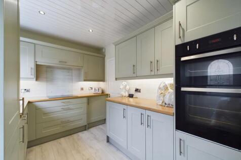 Kitchen: