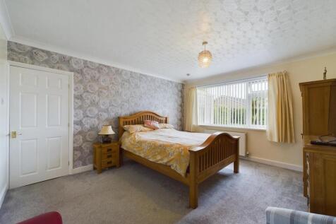 Bedroom: