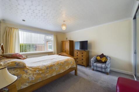 Bedroom: