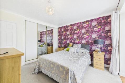 Bedroom: