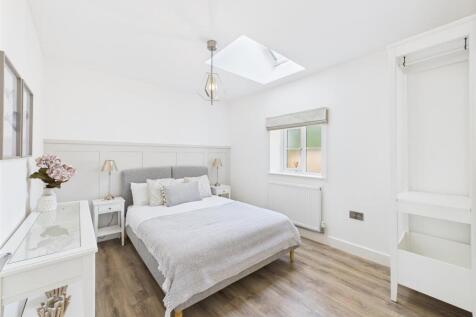 Bedroom: