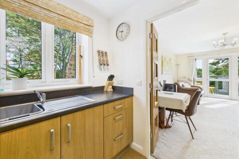 Kitchen: