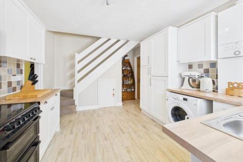 Kitchen: